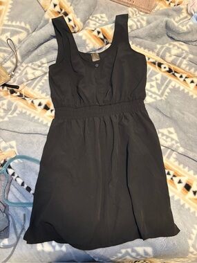 Black Sleeveless Elastic-Waist Mini Dress
